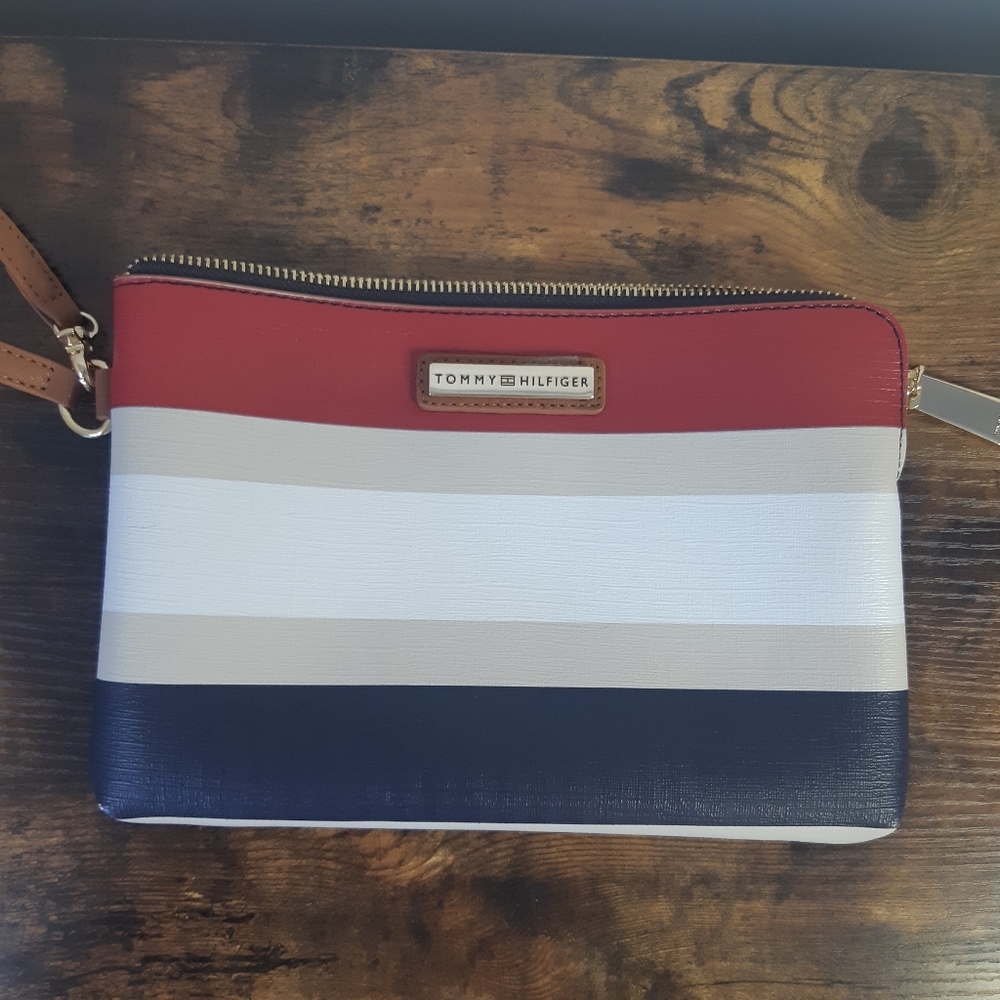 NWOT Tommy Hilfiger Striped Wristlet